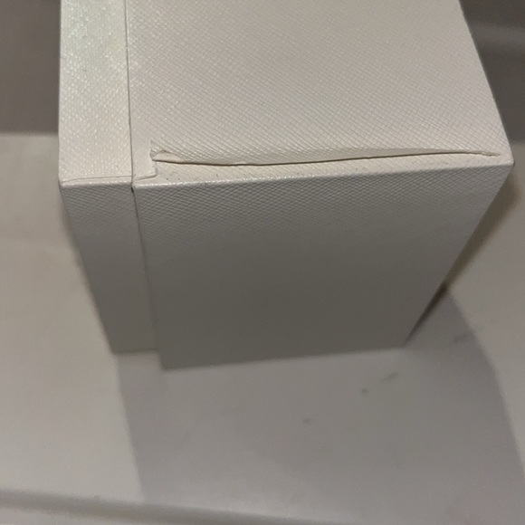 Michael Kors Watch box empty with watch pad & book - Picture 7 of 7